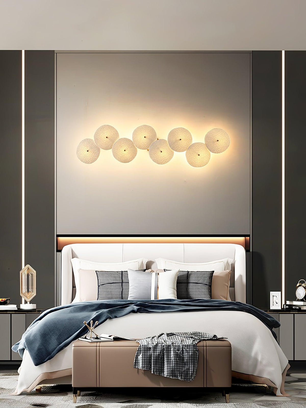 Aplique de pétalo esculpido dorado y blanco, lámpara LED Art Déco para pasillo, sala de estar, meditación, dormitorio, acento, 19.7 pulgadas, montaje en pared, iluminación interior | Thomler