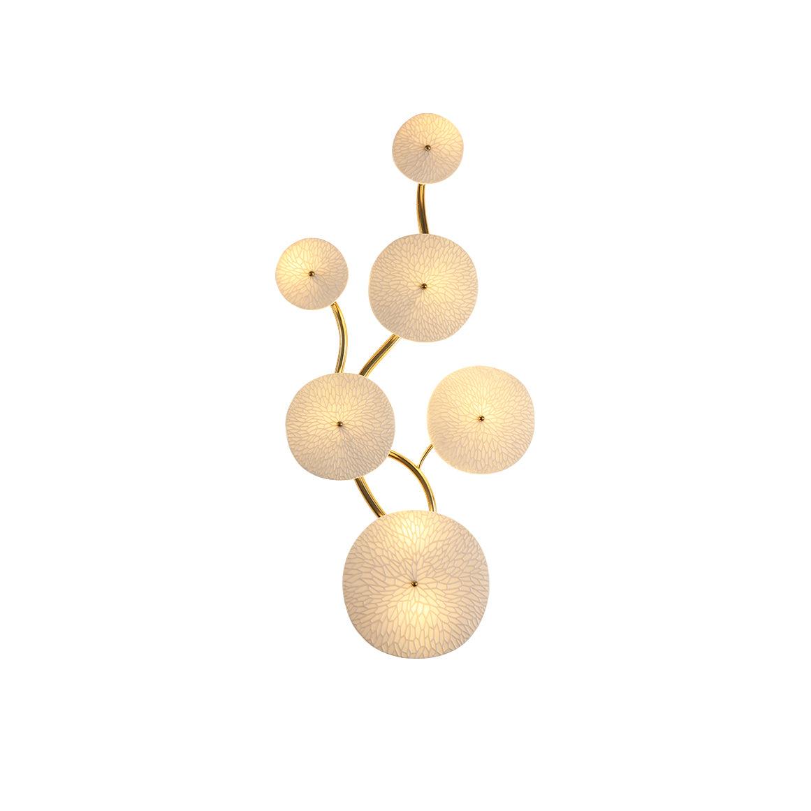 Aplique de pétalo esculpido dorado y blanco, lámpara LED Art Déco para pasillo, sala de estar, meditación, dormitorio, acento, 19.7 pulgadas, montaje en pared, iluminación interior | Thomler