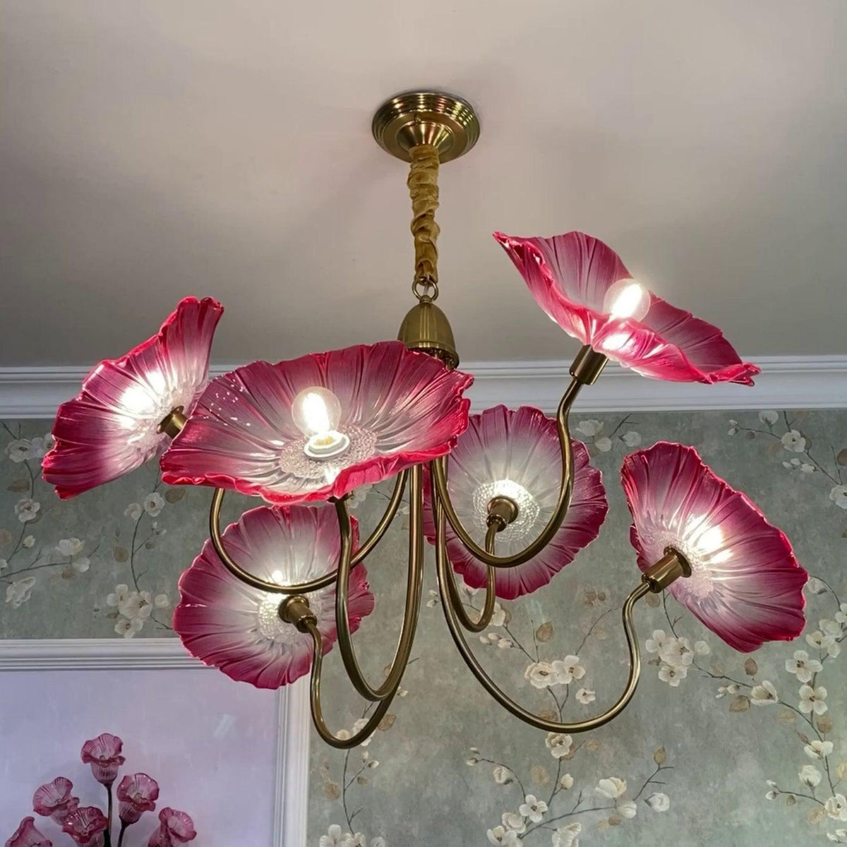 Lámpara colgante botánica de cristal de 35 pulgadas con acabado dorado para comedor, sala de estar o vestíbulo, iluminación ambiental superior | Thomler