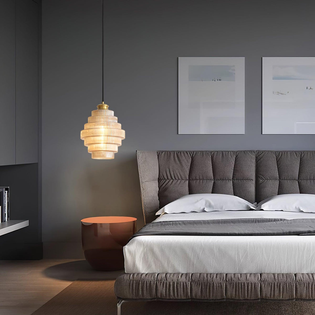 Lámpara colgante de cristal escalonado de 9.8 pulgadas, luz cálida, pantalla estriada, detalles en latón, altura ajustable, color gris humo ámbar, bombilla E26, modelo D | Thomler