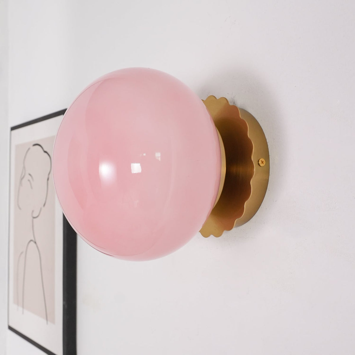Aplique de cristal rosa ajustable con marco de metal para dormitorio, pasillo y sala de estar | Lámpara de techo y pared para interiores con base E26 E27 | Thomler