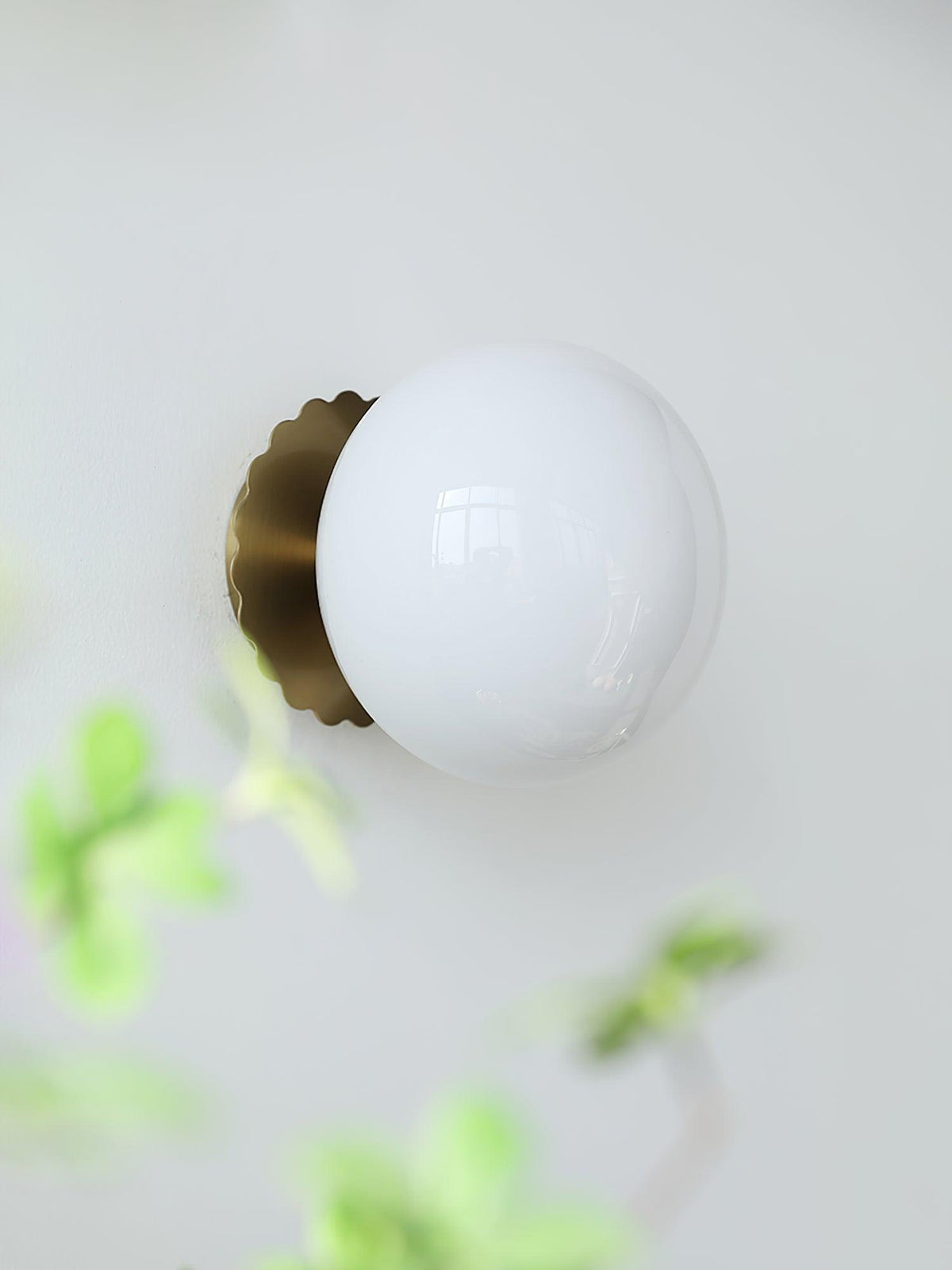 Aplique de cristal rosa ajustable con marco de metal para dormitorio, pasillo y sala de estar | Lámpara de techo y pared para interiores con base E26 E27 | Thomler