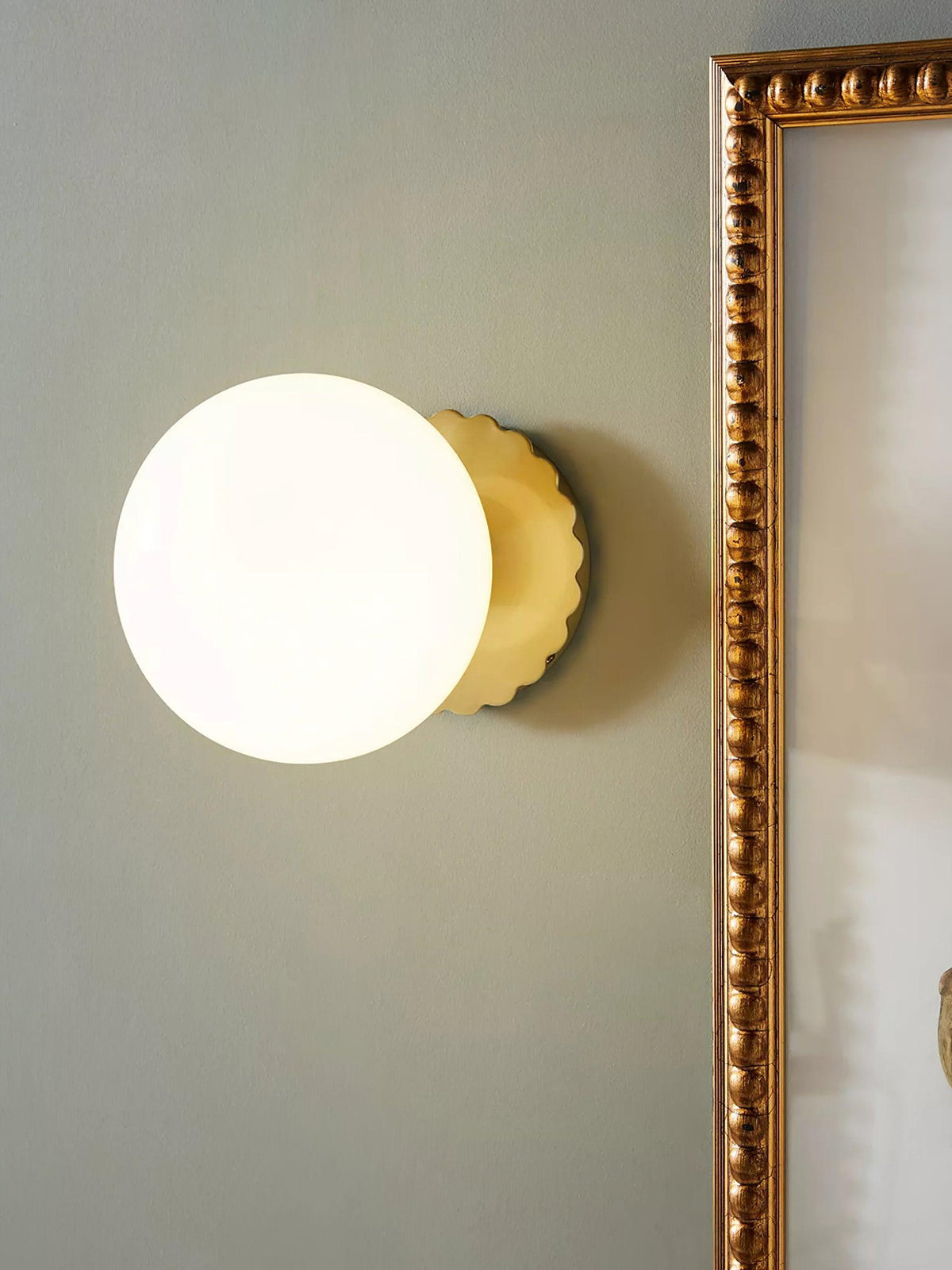 Aplique de cristal rosa ajustable con marco de metal para dormitorio, pasillo y sala de estar | Lámpara de techo y pared para interiores con base E26 E27 | Thomler