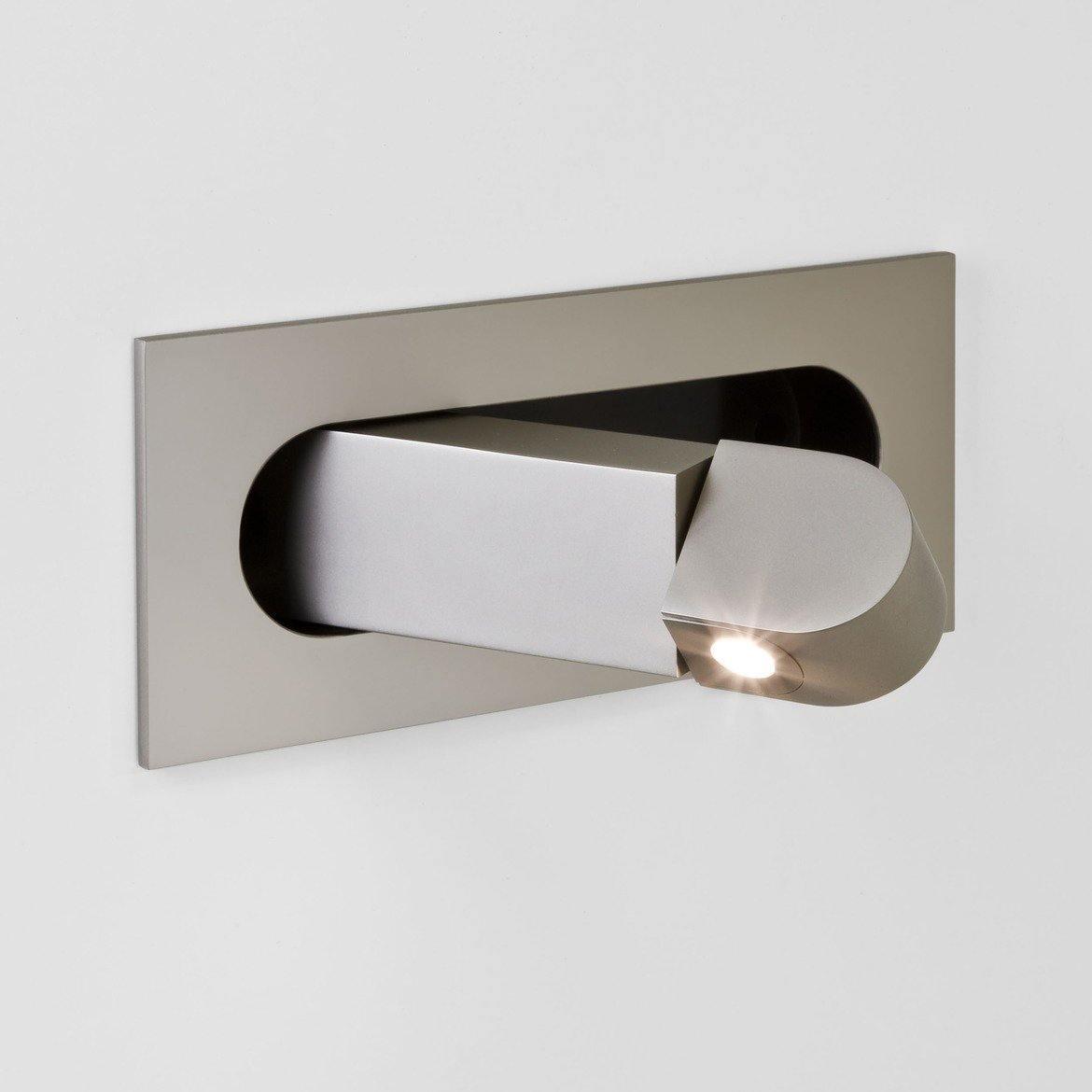 Aplique de pared LED giratorio con interruptor de botón para lectura nocturna enfocada en espacios compactos | Thomler