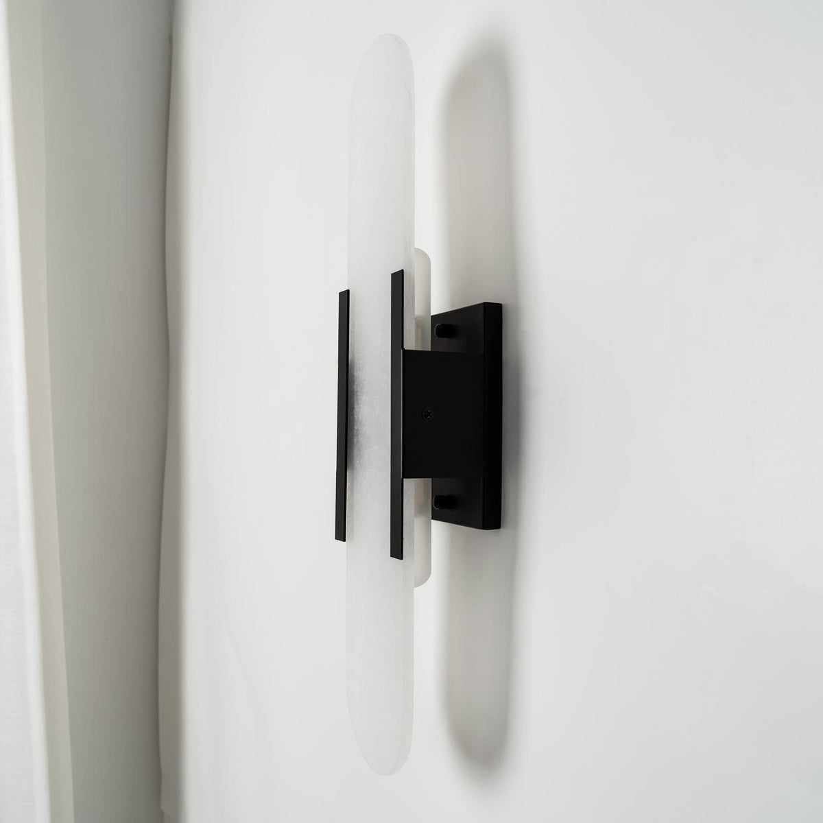 Aplique de alabastro hecho a mano con detalle en latón, lámpara de pared de 14 pulgadas para dormitorio, pasillo, sala de estar, accesorio interior, LED G4, piedra alargada moderna