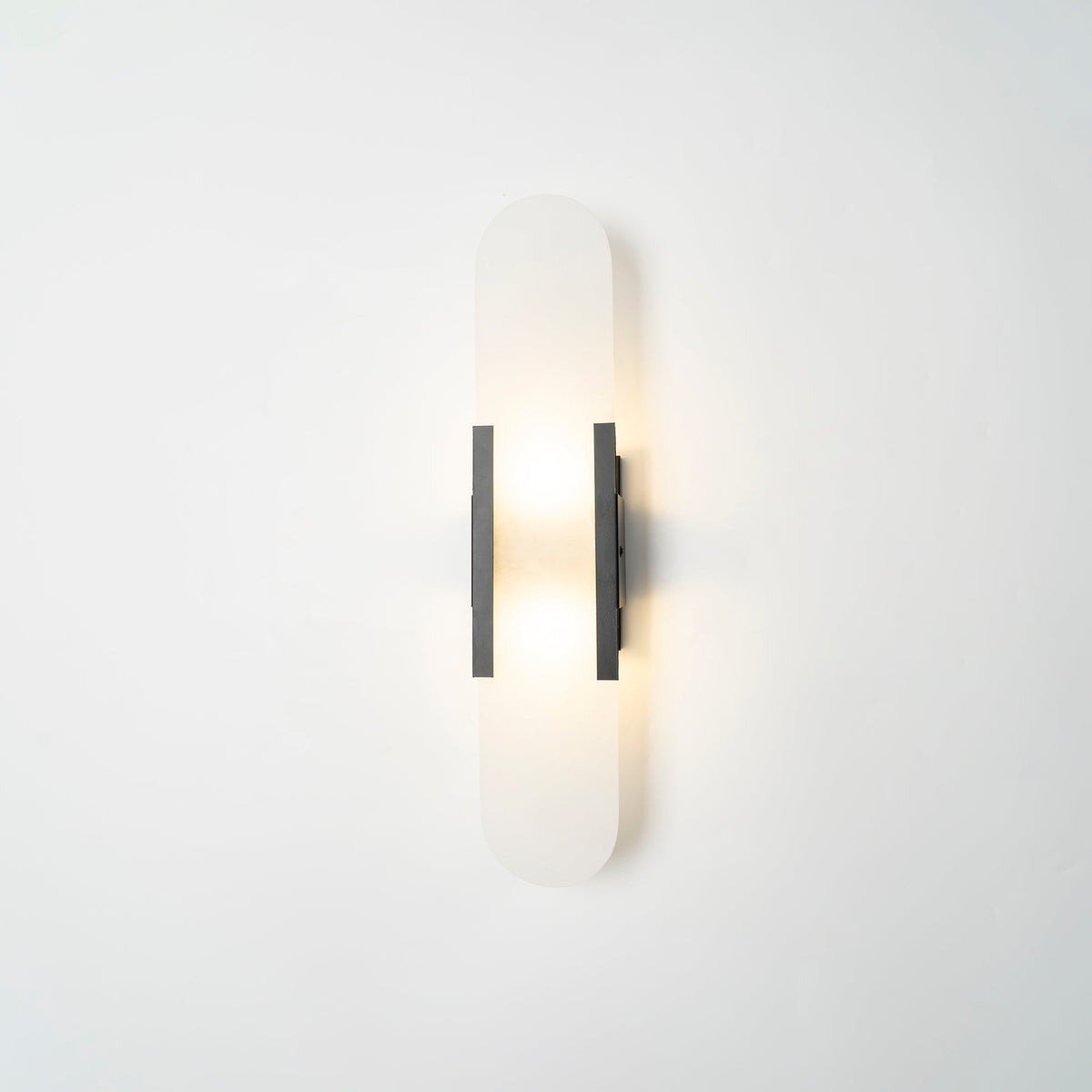 Aplique de alabastro hecho a mano con detalle en latón, lámpara de pared de 14 pulgadas para dormitorio, pasillo, sala de estar, accesorio interior, LED G4, piedra alargada moderna