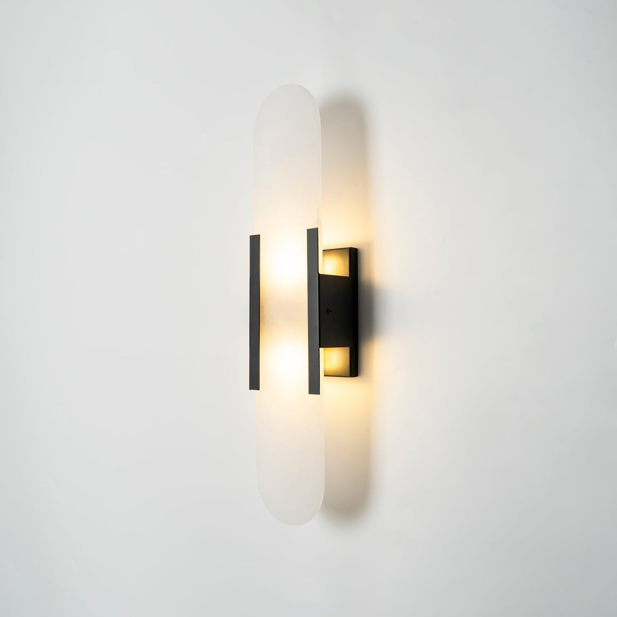 Aplique de alabastro hecho a mano con detalle en latón, lámpara de pared de 14 pulgadas para dormitorio, pasillo, sala de estar, accesorio interior, LED G4, piedra alargada moderna