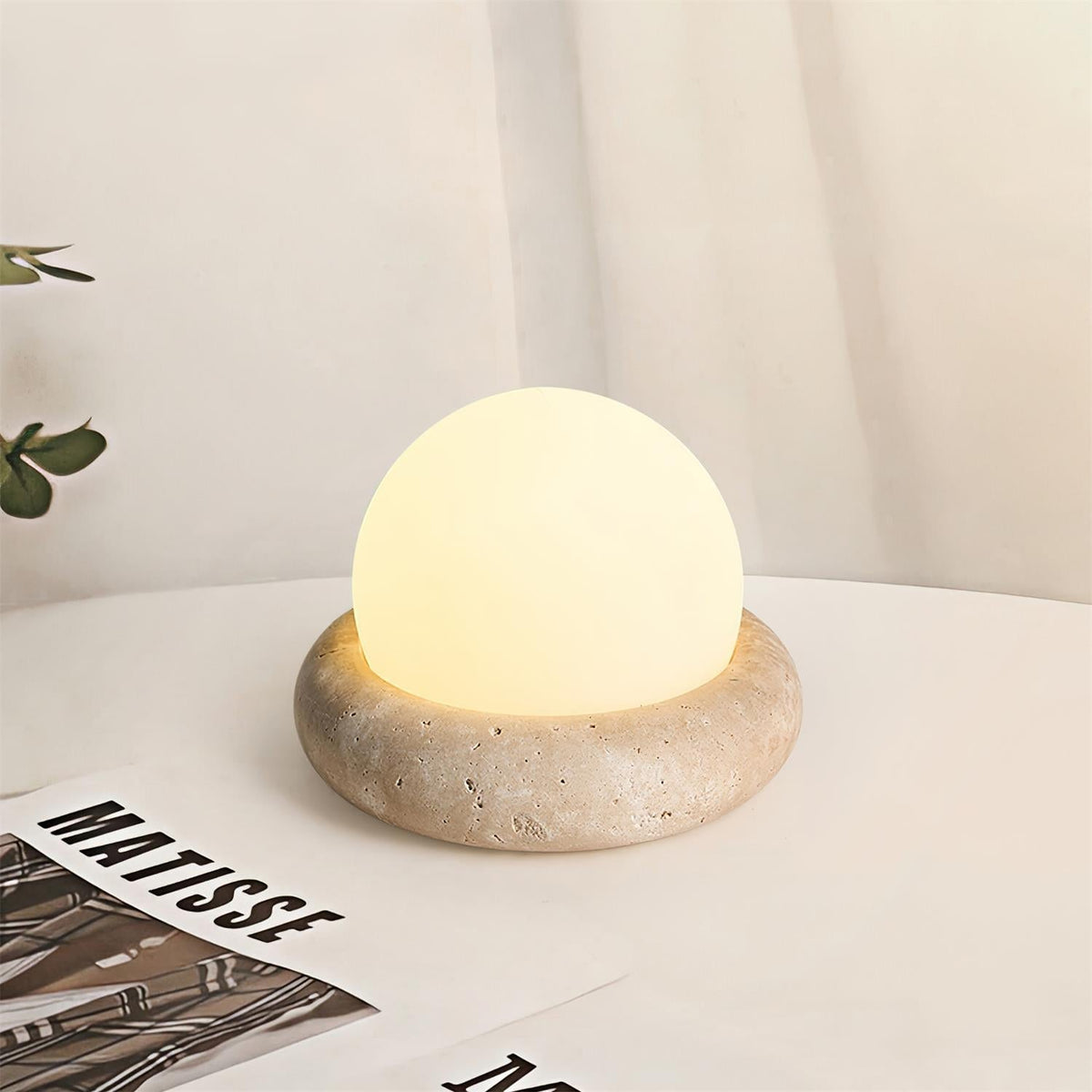 Wiederaufladbare LED-Akzentleuchte, Sockel aus Naturstein, satinierter Schirm, kabellos, Fernbedienung, drei Farbeinstellungen, für Schlafzimmer, Nachttisch, Schreibtisch, Wohnzimmer, kabellos | Thomler