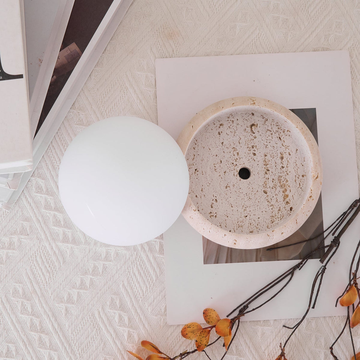 Wiederaufladbare LED-Akzentleuchte, Sockel aus Naturstein, satinierter Schirm, kabellos, Fernbedienung, drei Farbeinstellungen, für Schlafzimmer, Nachttisch, Schreibtisch, Wohnzimmer, kabellos | Thomler