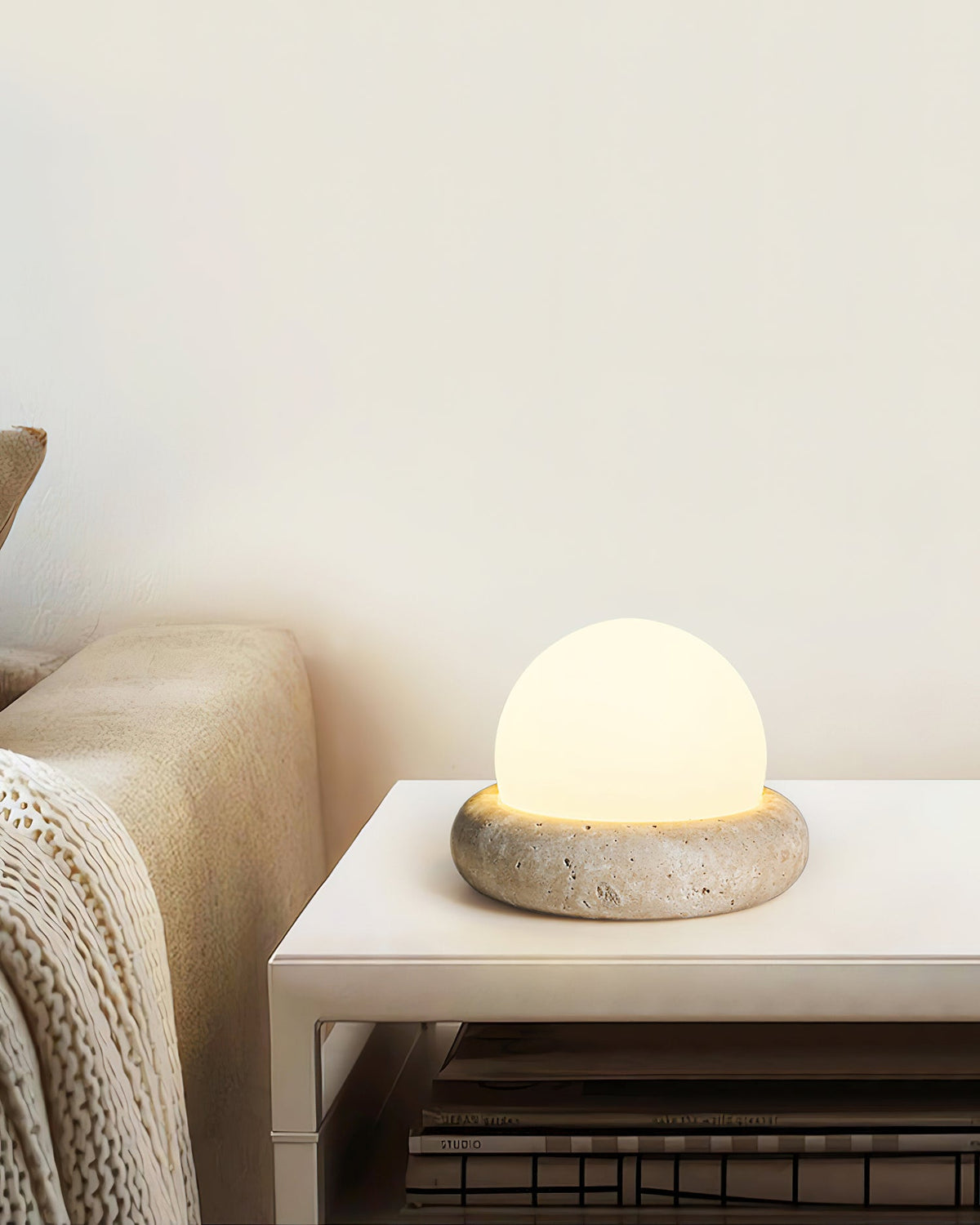 Wiederaufladbare LED-Akzentleuchte, Sockel aus Naturstein, satinierter Schirm, kabellos, Fernbedienung, drei Farbeinstellungen, für Schlafzimmer, Nachttisch, Schreibtisch, Wohnzimmer, kabellos | Thomler