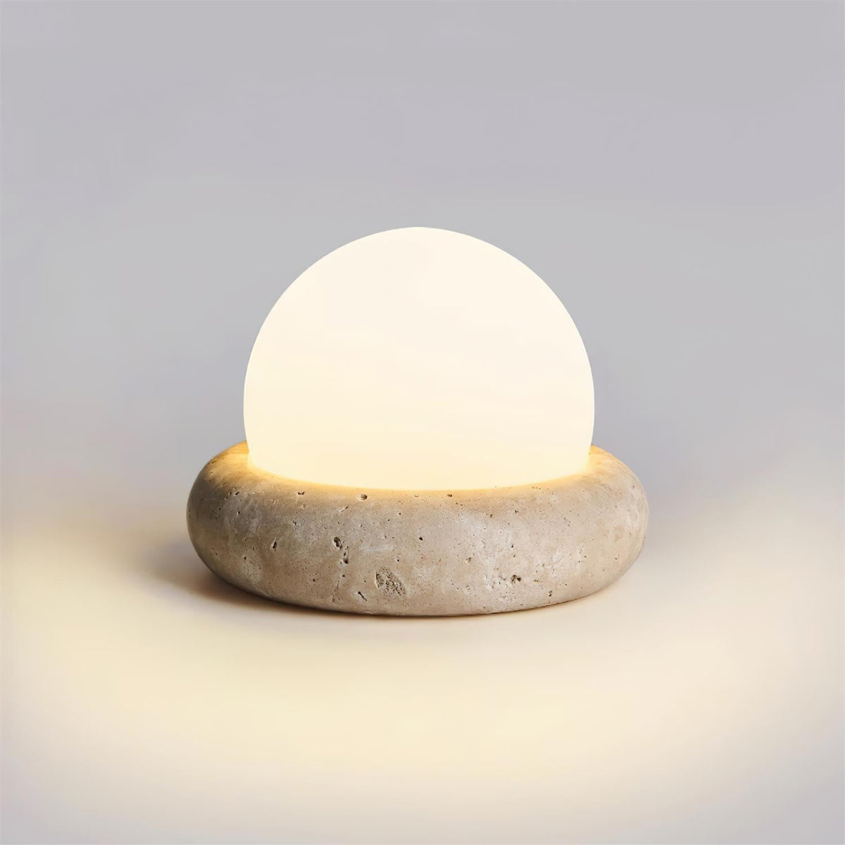 Wiederaufladbare LED-Akzentleuchte, Sockel aus Naturstein, satinierter Schirm, kabellos, Fernbedienung, drei Farbeinstellungen, für Schlafzimmer, Nachttisch, Schreibtisch, Wohnzimmer, kabellos | Thomler