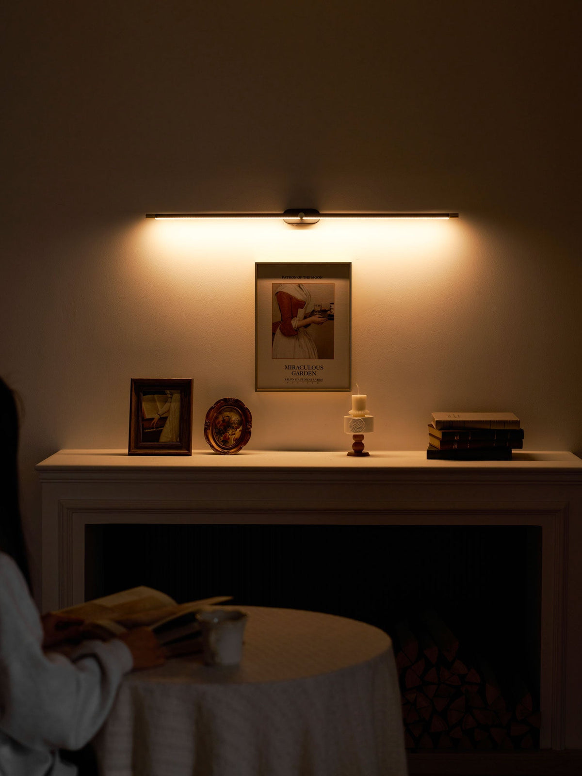 Lámpara de espejo de baño LED de 27 pulgadas, aplique de pared recargable y regulable, inalámbrico, color negro y dorado, accesorio de tocador con control táctil para baño de visitas
