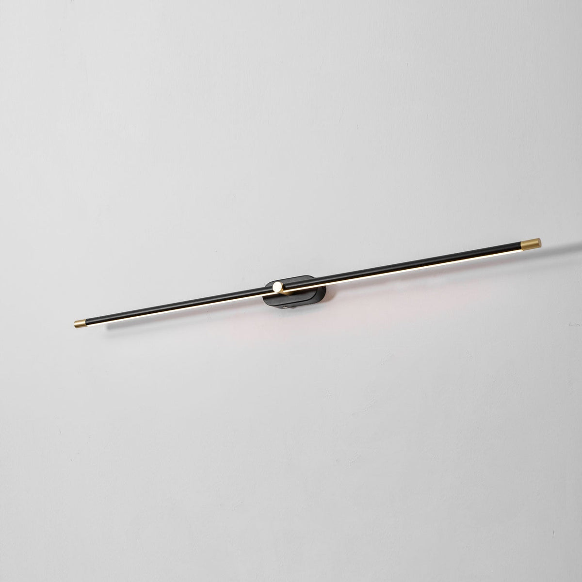 Lámpara de espejo de baño LED de 27 pulgadas, aplique de pared recargable y regulable, inalámbrico, color negro y dorado, accesorio de tocador con control táctil para baño de visitas