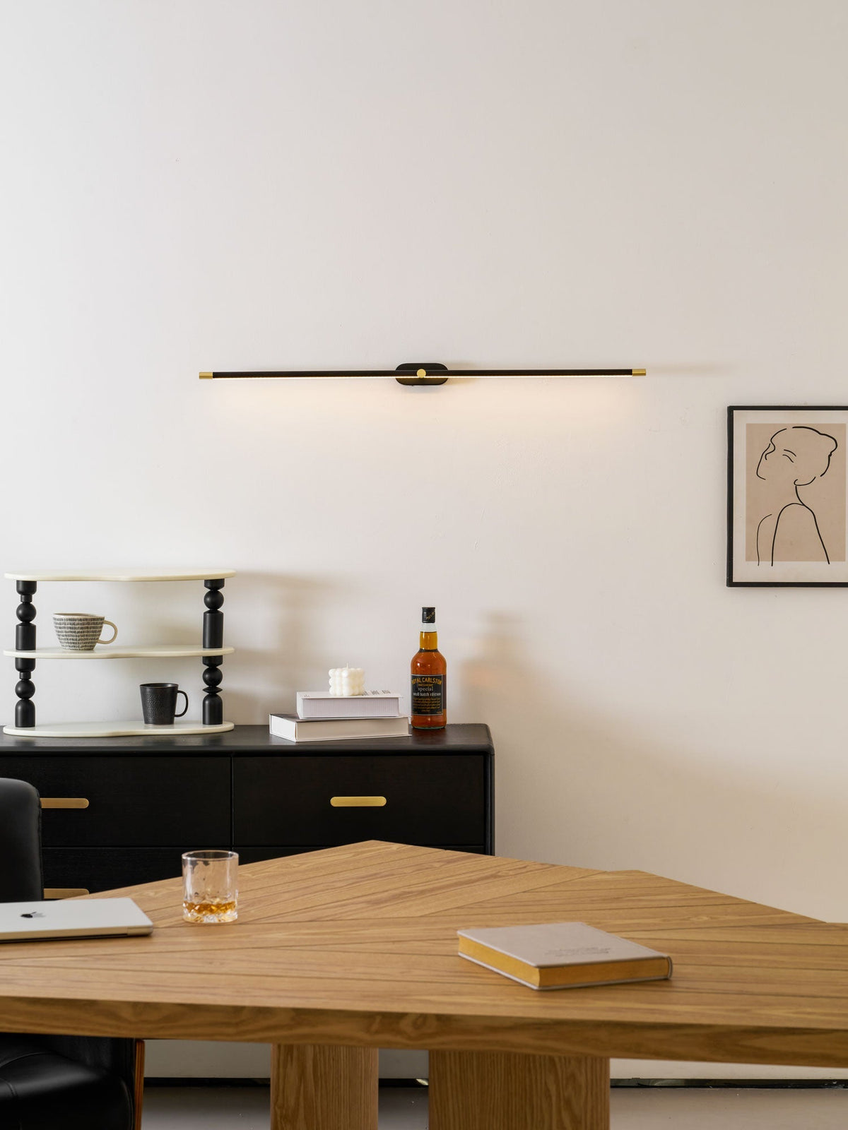 Lámpara de espejo de baño LED de 27 pulgadas, aplique de pared recargable y regulable, inalámbrico, color negro y dorado, accesorio de tocador con control táctil para baño de visitas