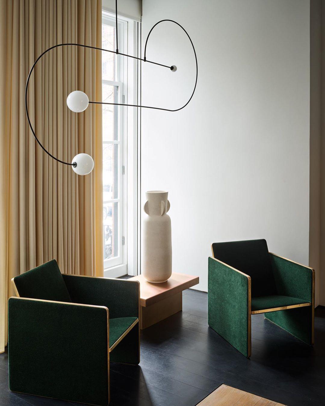 Lámpara de techo escultural con difusores de vidrio opalino, acabado en negro y latón, diseño de múltiples brazos para comedor, vestíbulo, lámpara de techo moderna