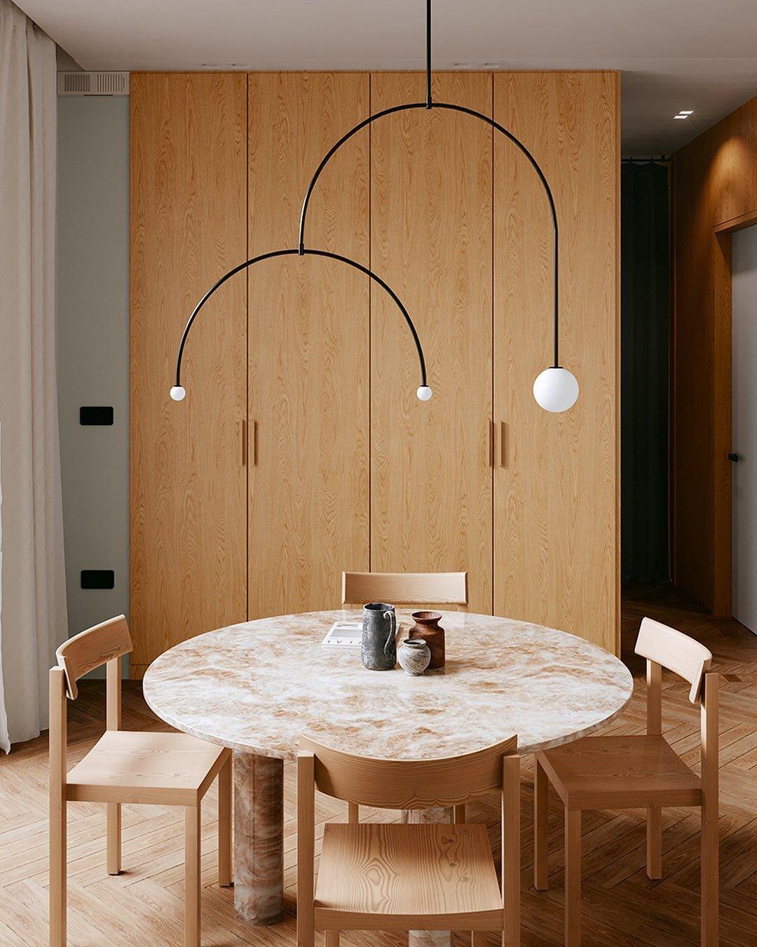 Lámpara de techo escultural con difusores de vidrio opalino, acabado en negro y latón, diseño de múltiples brazos para comedor, vestíbulo, lámpara de techo moderna
