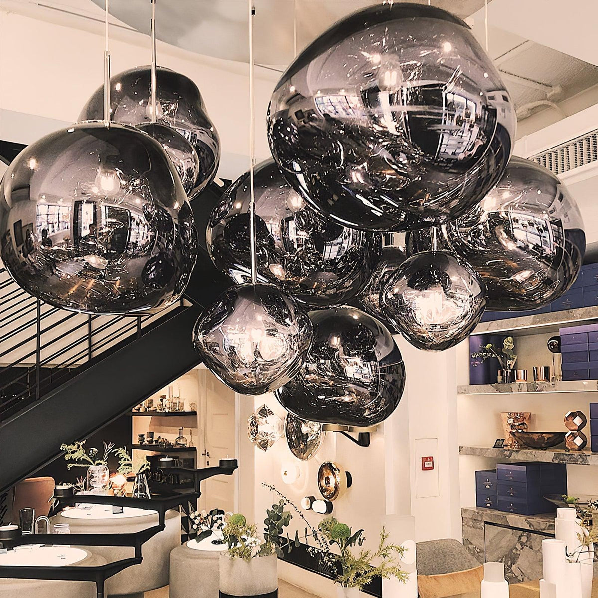 Reflektierende Globe-Pendelleuchte mit verstellbarer Abhängung | Metall-Hängelampe für Kücheninsel, Esszimmer und Wohnbereich | Verfügbar
