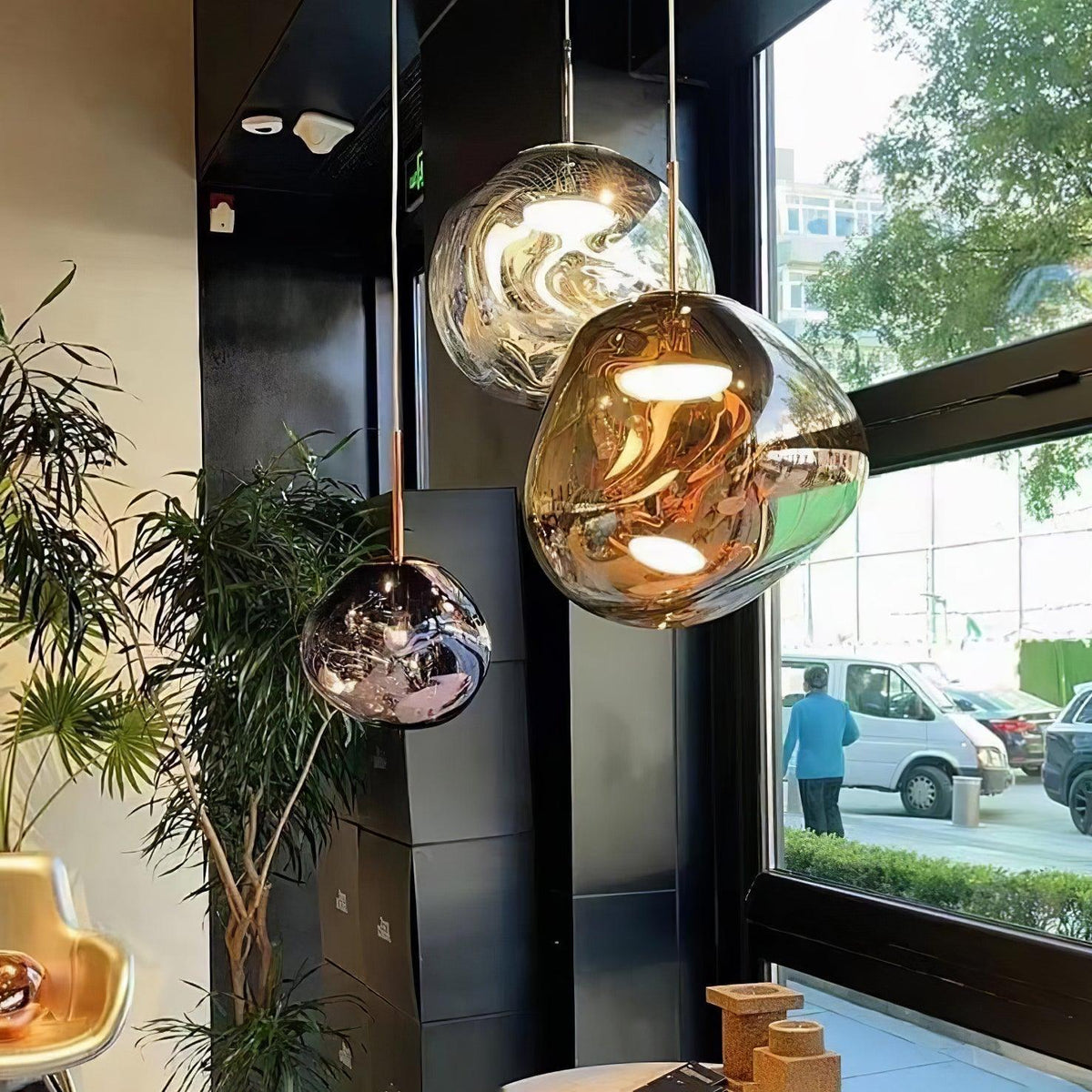 Reflektierende Globe-Pendelleuchte mit verstellbarer Abhängung | Metall-Hängelampe für Kücheninsel, Esszimmer und Wohnbereich | Verfügbar