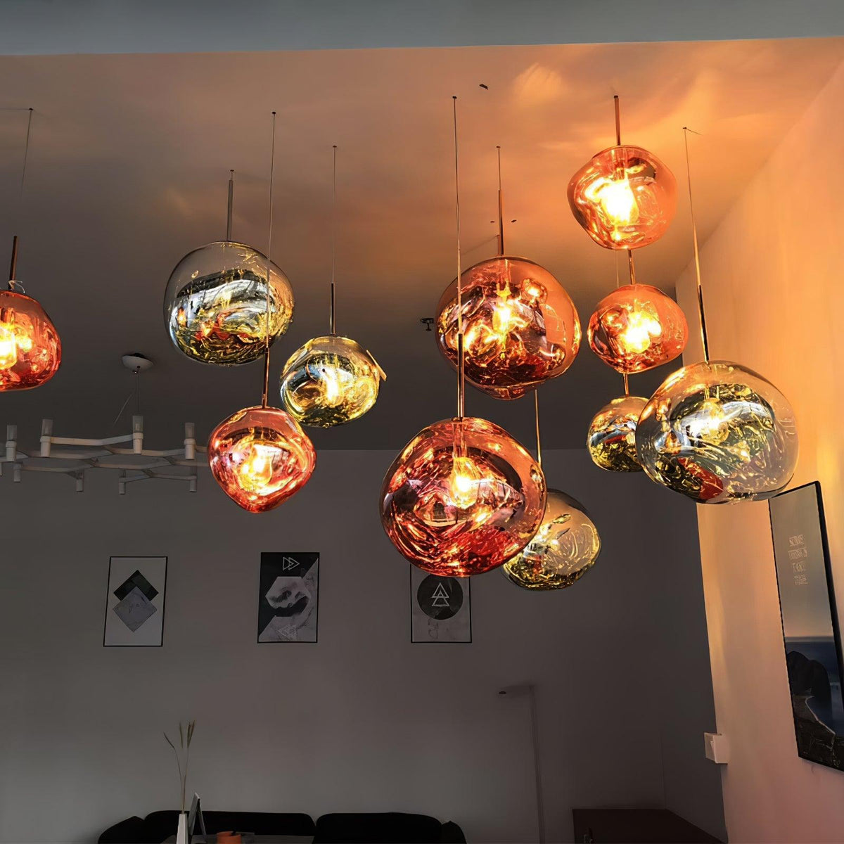 Reflektierende Globe-Pendelleuchte mit verstellbarer Abhängung | Metall-Hängelampe für Kücheninsel, Esszimmer und Wohnbereich | Verfügbar