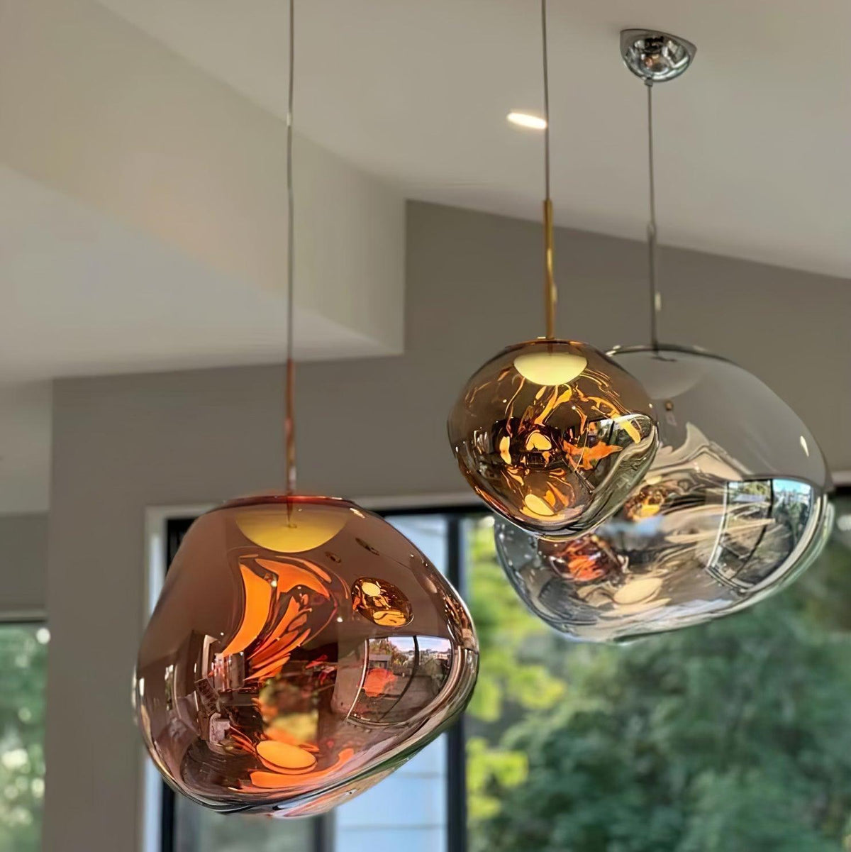 Reflektierende Globe-Pendelleuchte mit verstellbarer Abhängung | Metall-Hängelampe für Kücheninsel, Esszimmer und Wohnbereich | Verfügbar