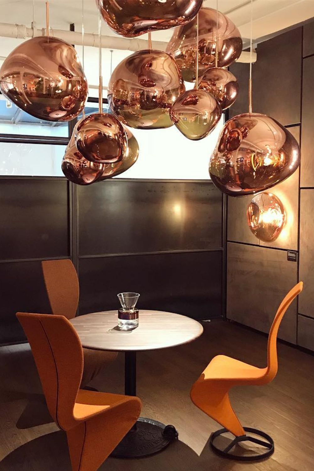 Reflektierende Globe-Pendelleuchte mit verstellbarer Abhängung | Metall-Hängelampe für Kücheninsel, Esszimmer und Wohnbereich | Verfügbar