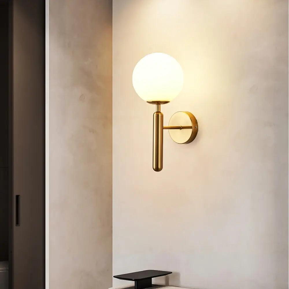 Decoratieve wandlamp met handgemaakte glazen kap voor woonkamer, slaapkamer, hal, modern messing, zwarte afwerking | Thomler