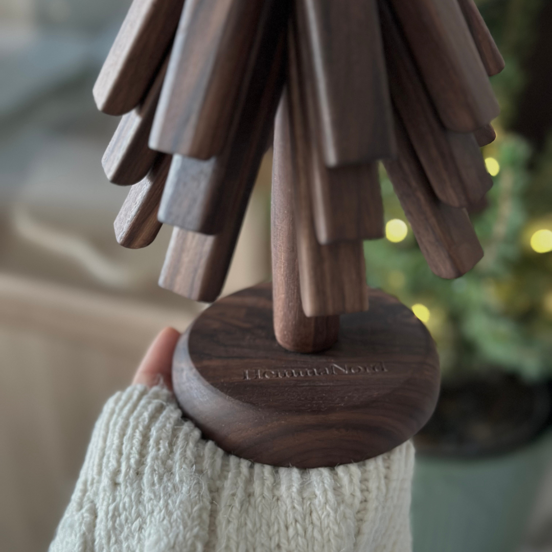 Wooden Hot Pad Holder Stand Tree Design Countertop Storage Organizer Natural Heat Resistant Kitchen Display Rack for Pot Holders Tabletop Di | Thomler