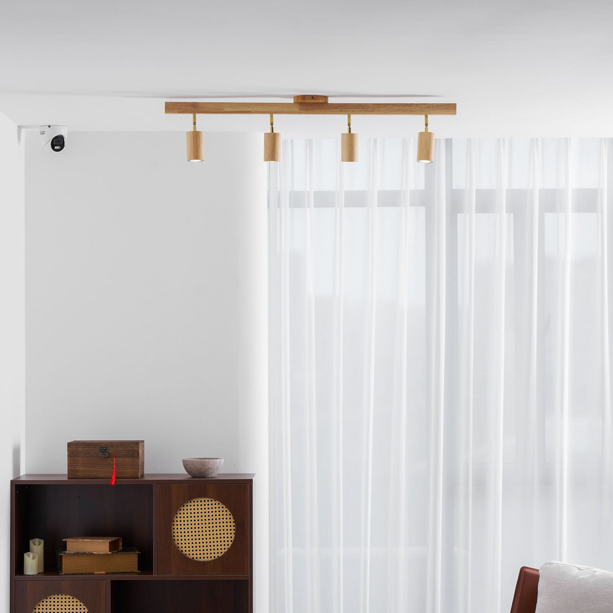 Foco de riel con múltiples cabezales y pantallas de madera para cocina, comedor y sala de estar | Lámpara LED ajustable para riel | Techo rústico de granja