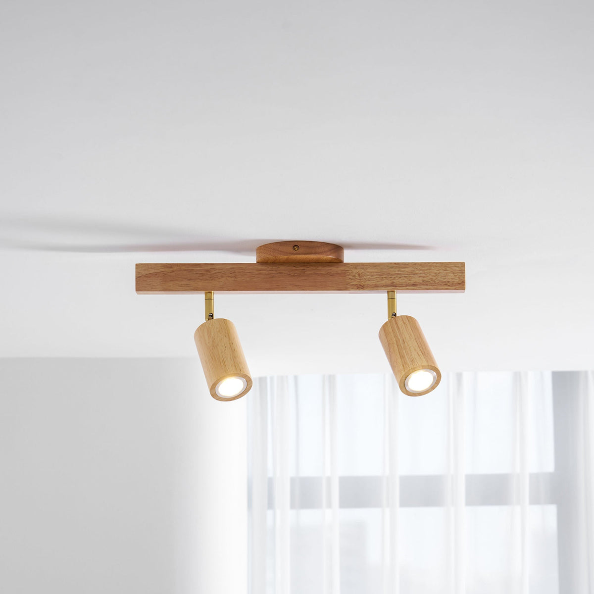 Foco de riel con múltiples cabezales y pantallas de madera para cocina, comedor y sala de estar | Lámpara LED ajustable para riel | Techo rústico de granja