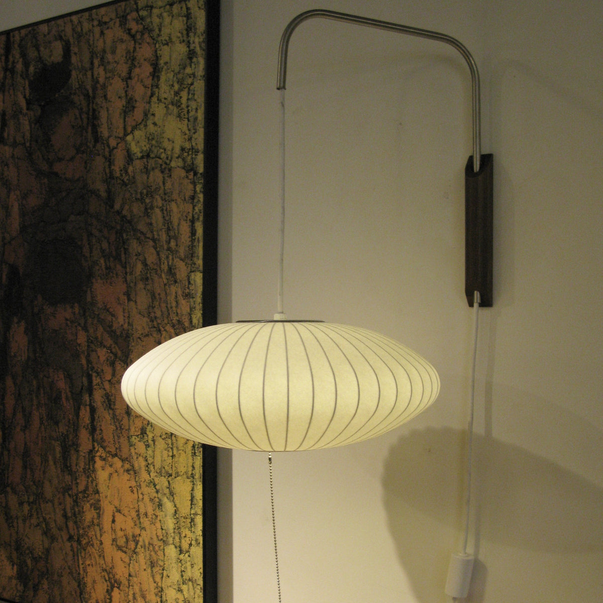 Wandleuchte mit Stecker, schwenkbarer Halterung & Milchglasschirm – 40,6 cm Höhe, 150 cm Kabel – Verstellbare Akzentbeleuchtung für Schlaf- & Wohnzimmer | Thomler