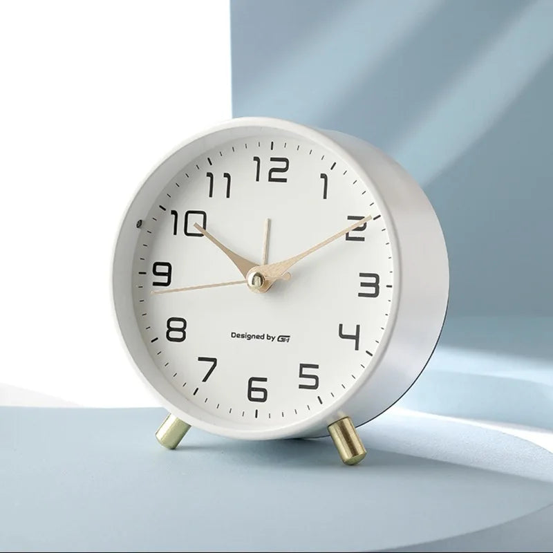 Fluisterstille bureauklok 4,7 inch metaal & glas niet-tikkend uurwerk voor slaapkamer nachtkastje kantoor bureaublad wit zwart blauw groen roze geel | Thomler