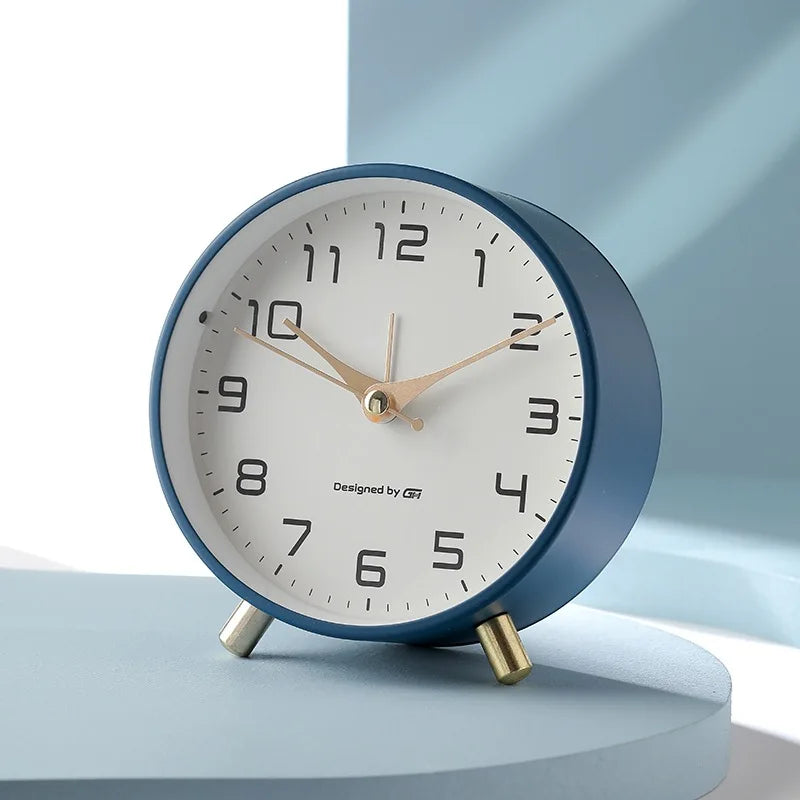 Fluisterstille bureauklok 4,7 inch metaal & glas niet-tikkend uurwerk voor slaapkamer nachtkastje kantoor bureaublad wit zwart blauw groen roze geel | Thomler