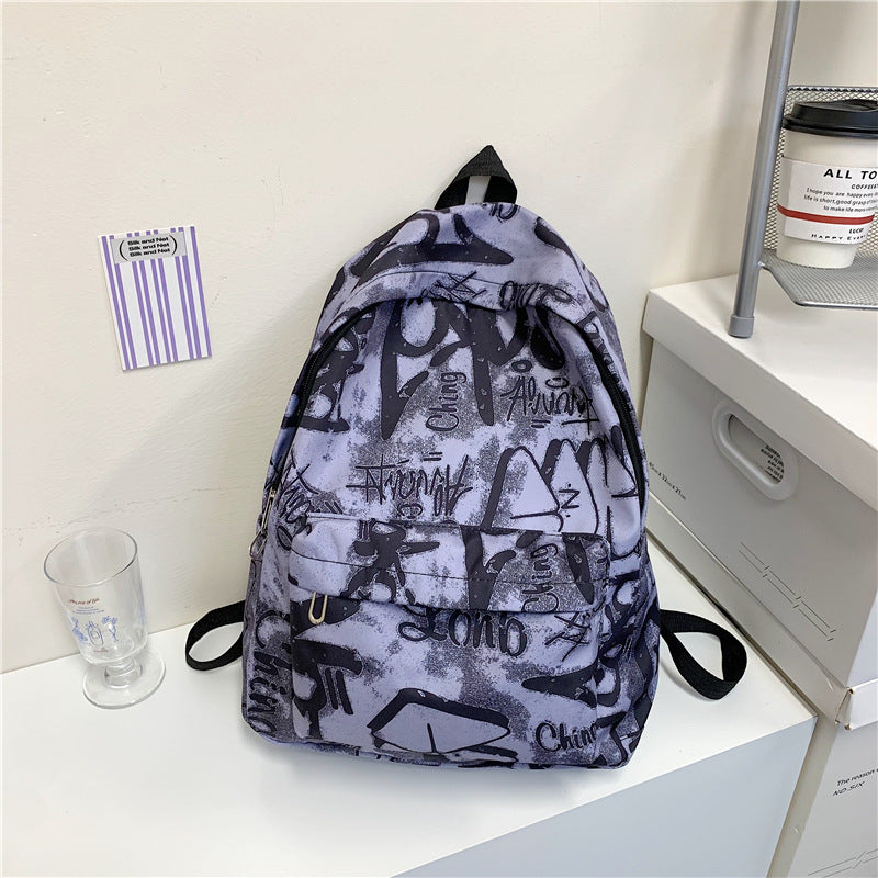 Geräumiger Rucksack mit gepolsterten Trägern und Graffiti-Print, reißfest