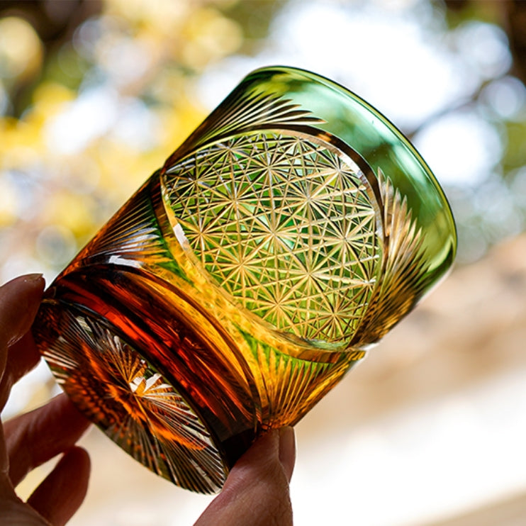 Vaso de whisky de cristal tallado japonés con caja de regalo | Patrón grabado tradicional | Vaso para licores de color ámbar para bourbon y escocés | Artesanía B | Thomler