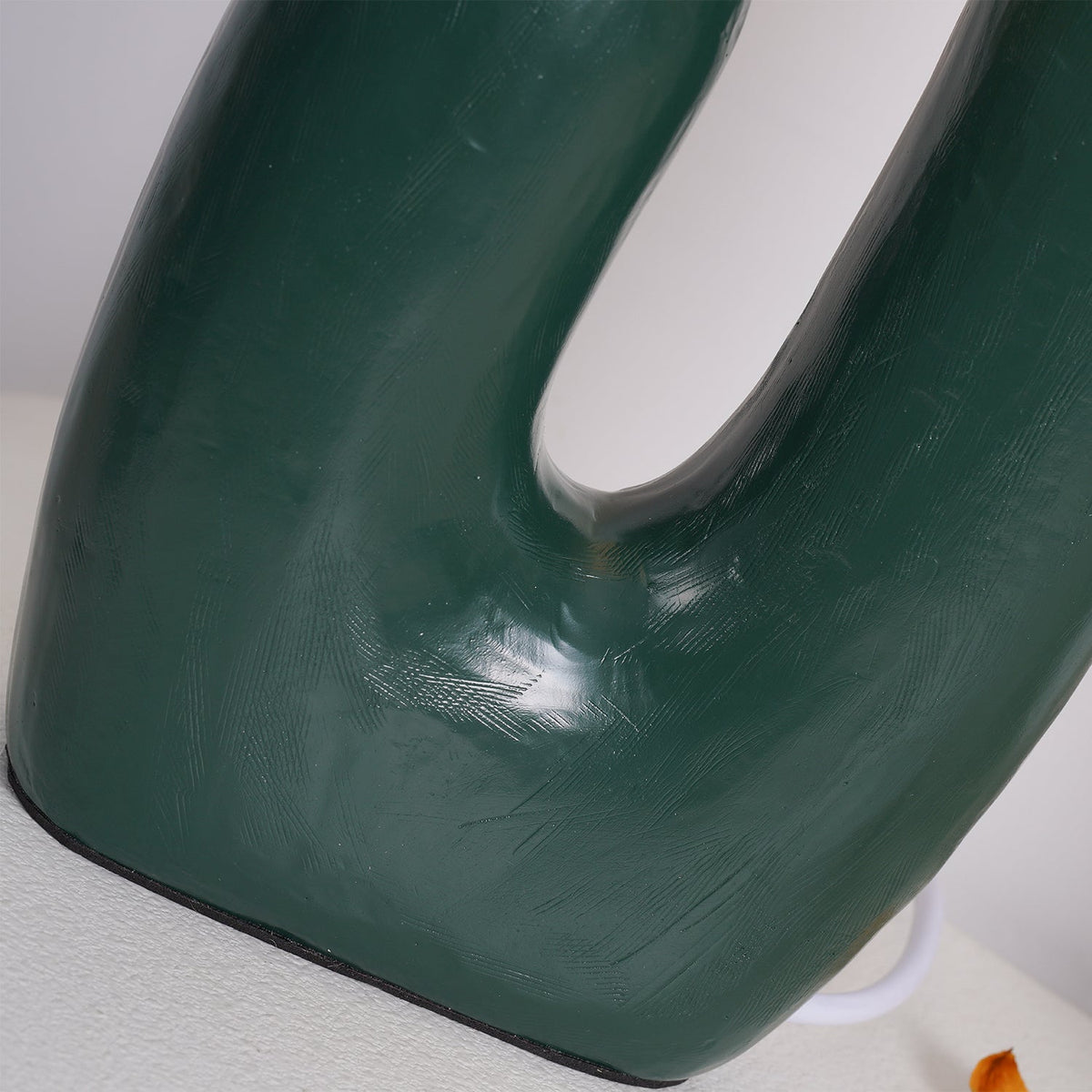Hedendaagse G9 nachtkastlamp met glazen kap, 25 cm diameter, sculpturale polymeer bureaulamp voor thuiskantoor, slaapkamer, nachtkastje en lezen | Thomler