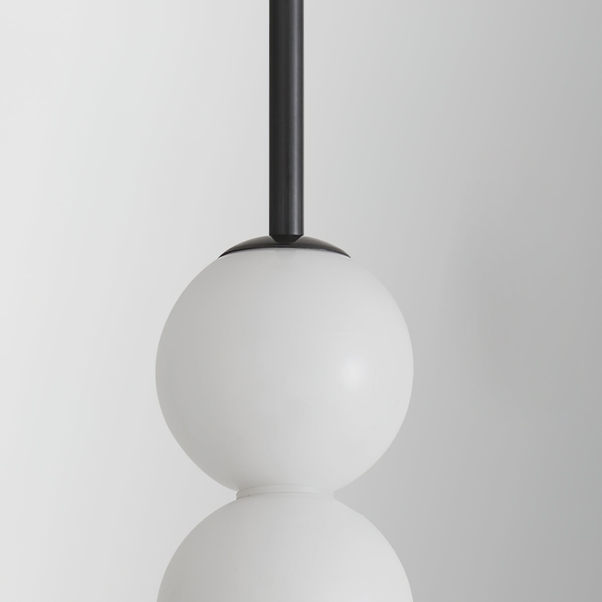 Lámpara de techo colgante con esferas de vidrio esmerilado y estructura de metal - Candelabro LED de múltiples globos para cocinas, comedores y entradas - Ajustable | Thomler