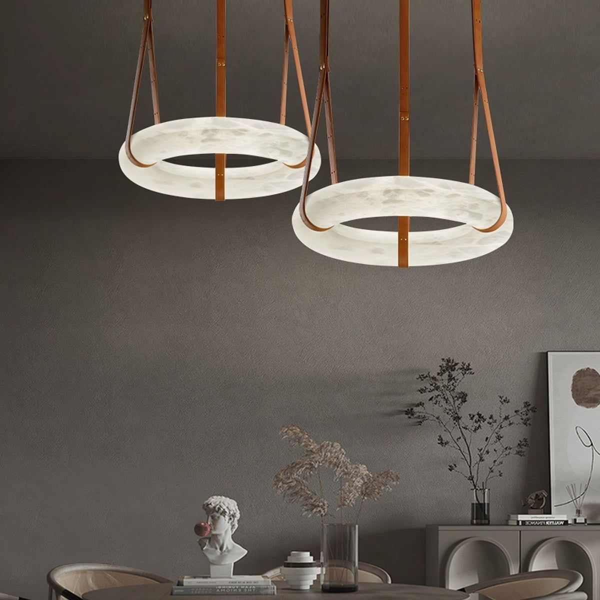 LED-Ring-Deckenleuchte aus Alabaster – Verstellbarer Halo-Kronleuchter für offene Essbereiche, große Wohnräume & Gastronomie – 120 cm Kreis-Hängeleuchte | Thomler
