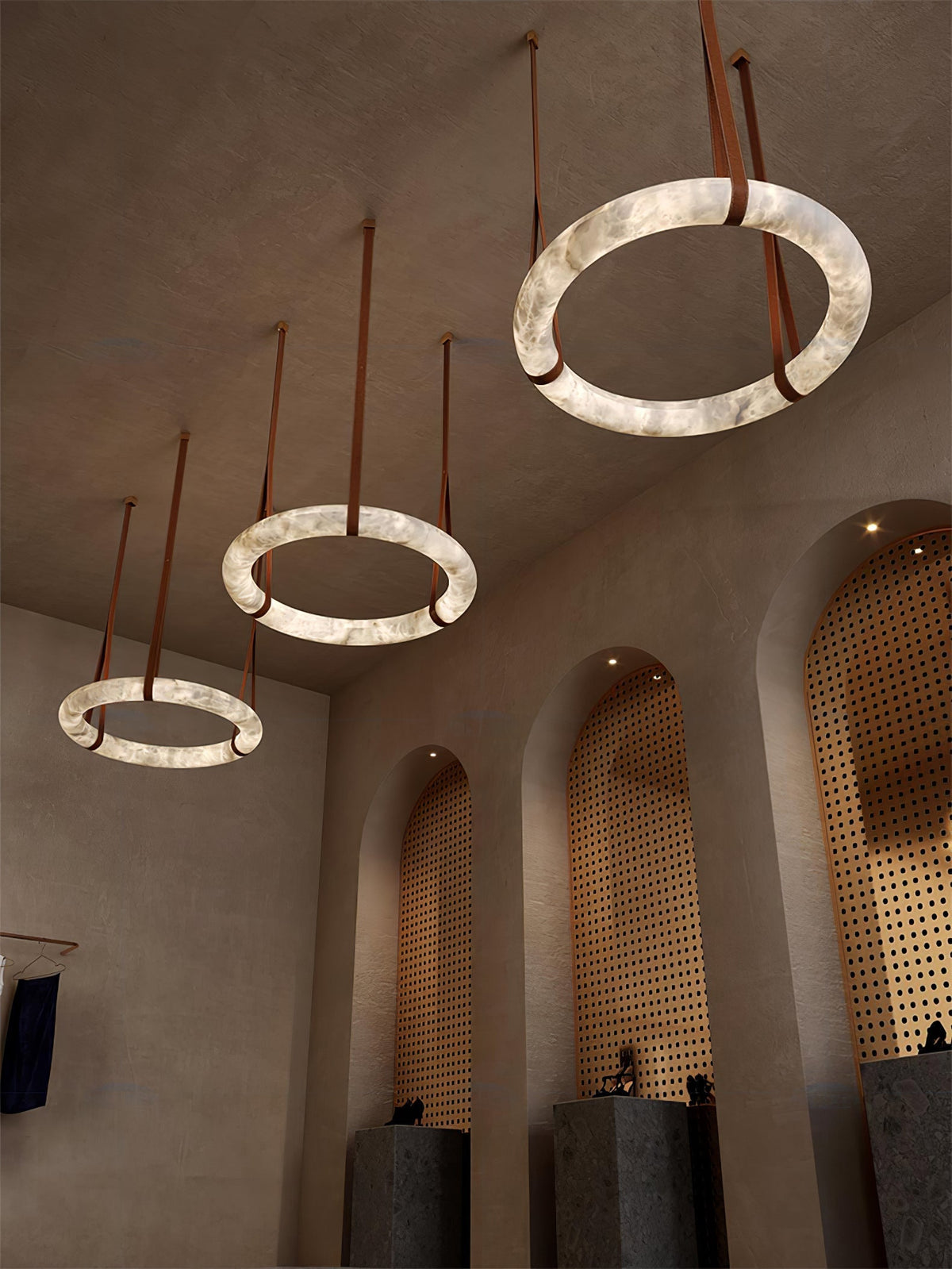 LED-Ring-Deckenleuchte aus Alabaster – Verstellbarer Halo-Kronleuchter für offene Essbereiche, große Wohnräume & Gastronomie – 120 cm Kreis-Hängeleuchte | Thomler