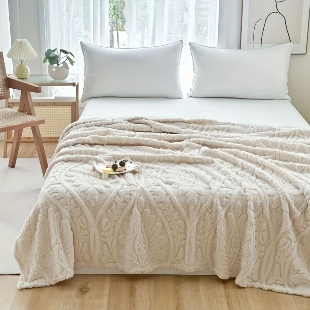 Geometric Jacquard Microfiber Throw Blanket – Lightweight Layering for Couch, Bed & Chair