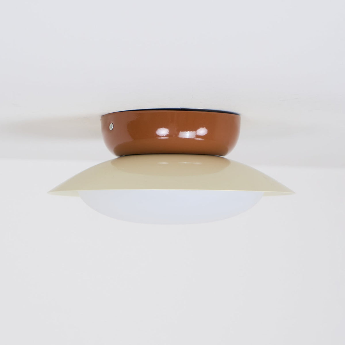 Lámpara de techo LED empotrable de 10 pulgadas con estructura metálica verde y marrón para cocina, baño o patio cubierto