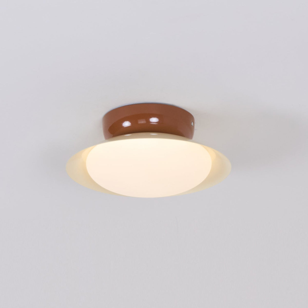 Lámpara de techo LED empotrable de 10 pulgadas con estructura metálica verde y marrón para cocina, baño o patio cubierto