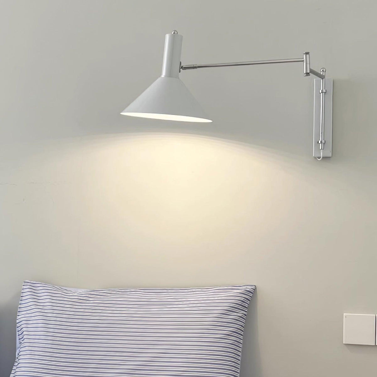 Rotating Sconce with Pivoting Head for Bedroom, Bathroom & Hallway – Metal Fixture in White, Black, Red – 10-Inch Adjustable Design | Thomler