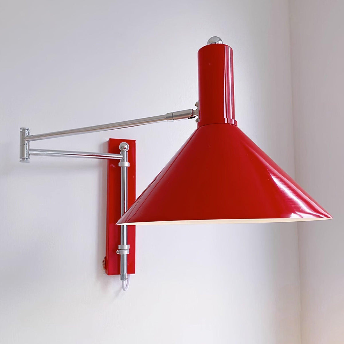 Rotating Sconce with Pivoting Head for Bedroom, Bathroom & Hallway – Metal Fixture in White, Black, Red – 10-Inch Adjustable Design | Thomler