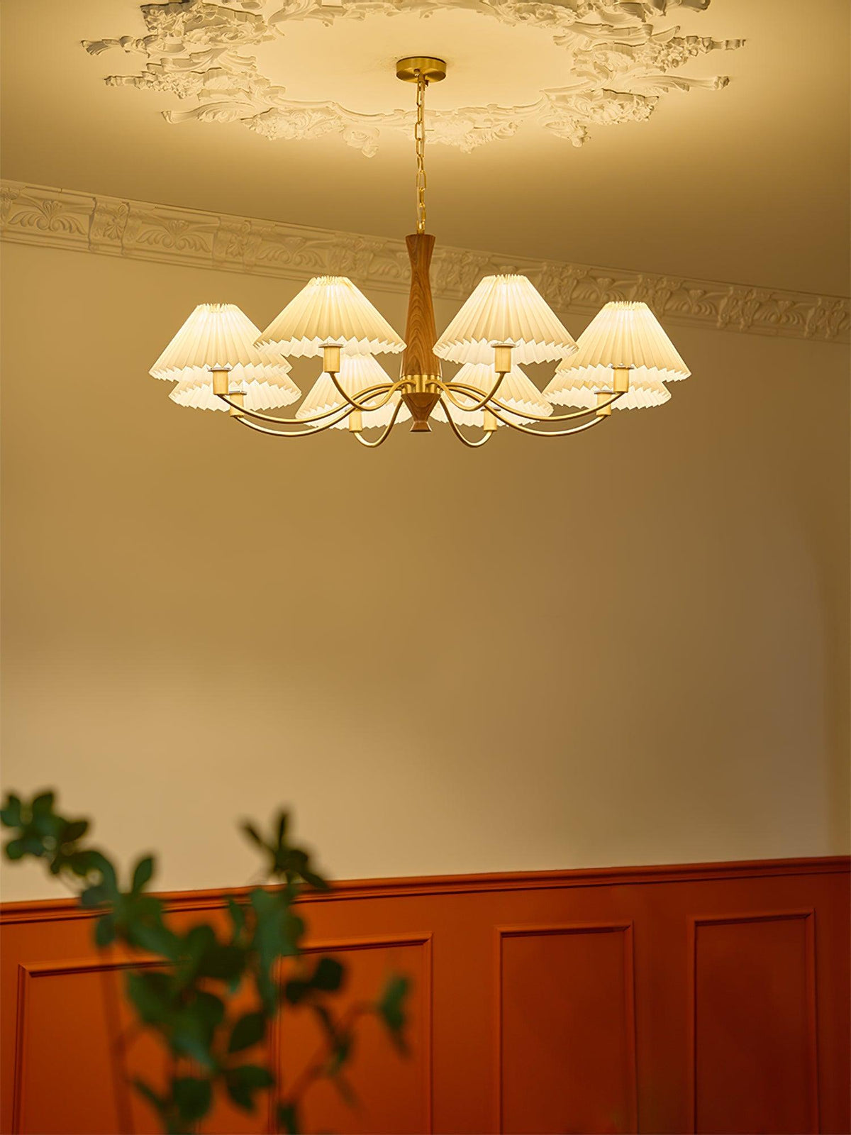 Overheadstoffen kaparmatuur met gebogen armen voor eettafels & open keukens – Essenhout & ijzeren frame met verstelbare ketting in beige | Thomler