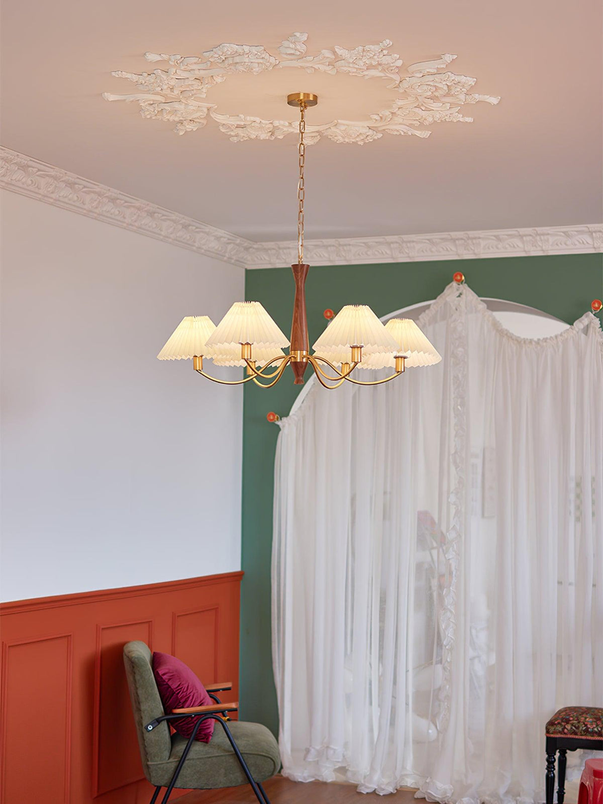 Overheadstoffen kaparmatuur met gebogen armen voor eettafels & open keukens – Essenhout & ijzeren frame met verstelbare ketting in beige | Thomler