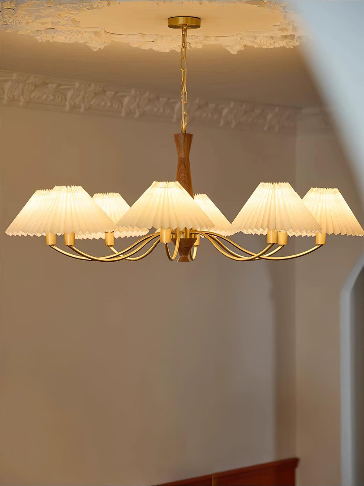 Overheadstoffen kaparmatuur met gebogen armen voor eettafels & open keukens – Essenhout & ijzeren frame met verstelbare ketting in beige | Thomler