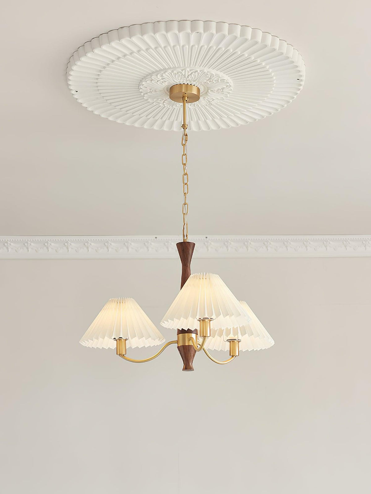 Overheadstoffen kaparmatuur met gebogen armen voor eettafels & open keukens – Essenhout & ijzeren frame met verstelbare ketting in beige | Thomler