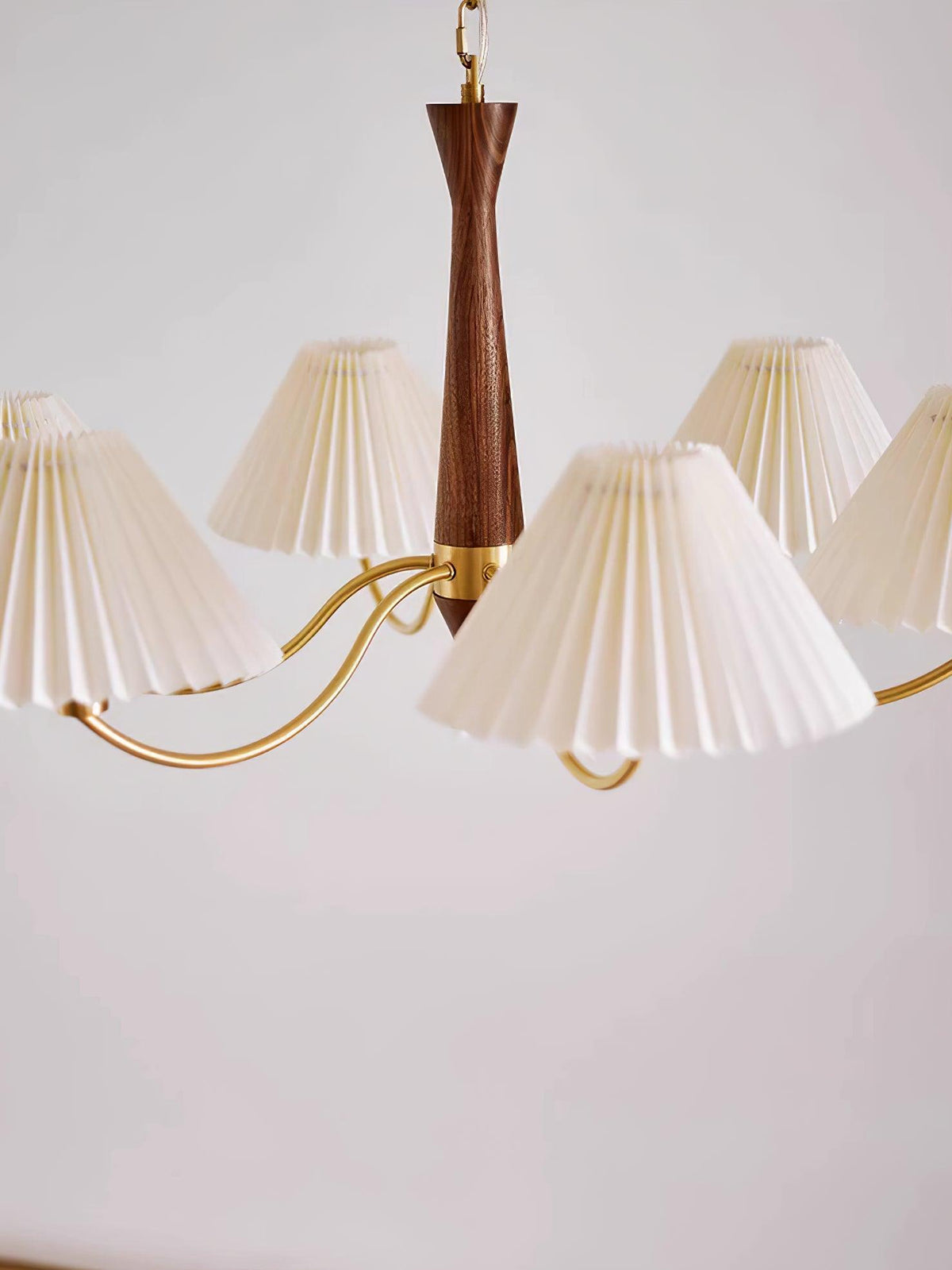 Overheadstoffen kaparmatuur met gebogen armen voor eettafels & open keukens – Essenhout & ijzeren frame met verstelbare ketting in beige | Thomler