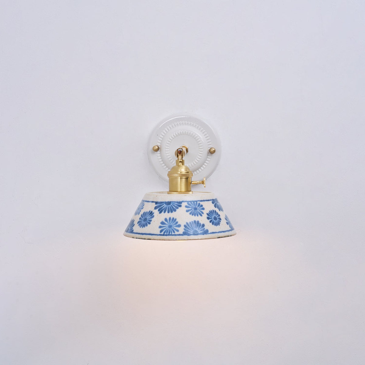 Ceramic Sconce with Brass Hardware in Blue & White – Hardwired E26 Socket for Bathroom, Bedroom & Hallway Accent Lighting | Thomler