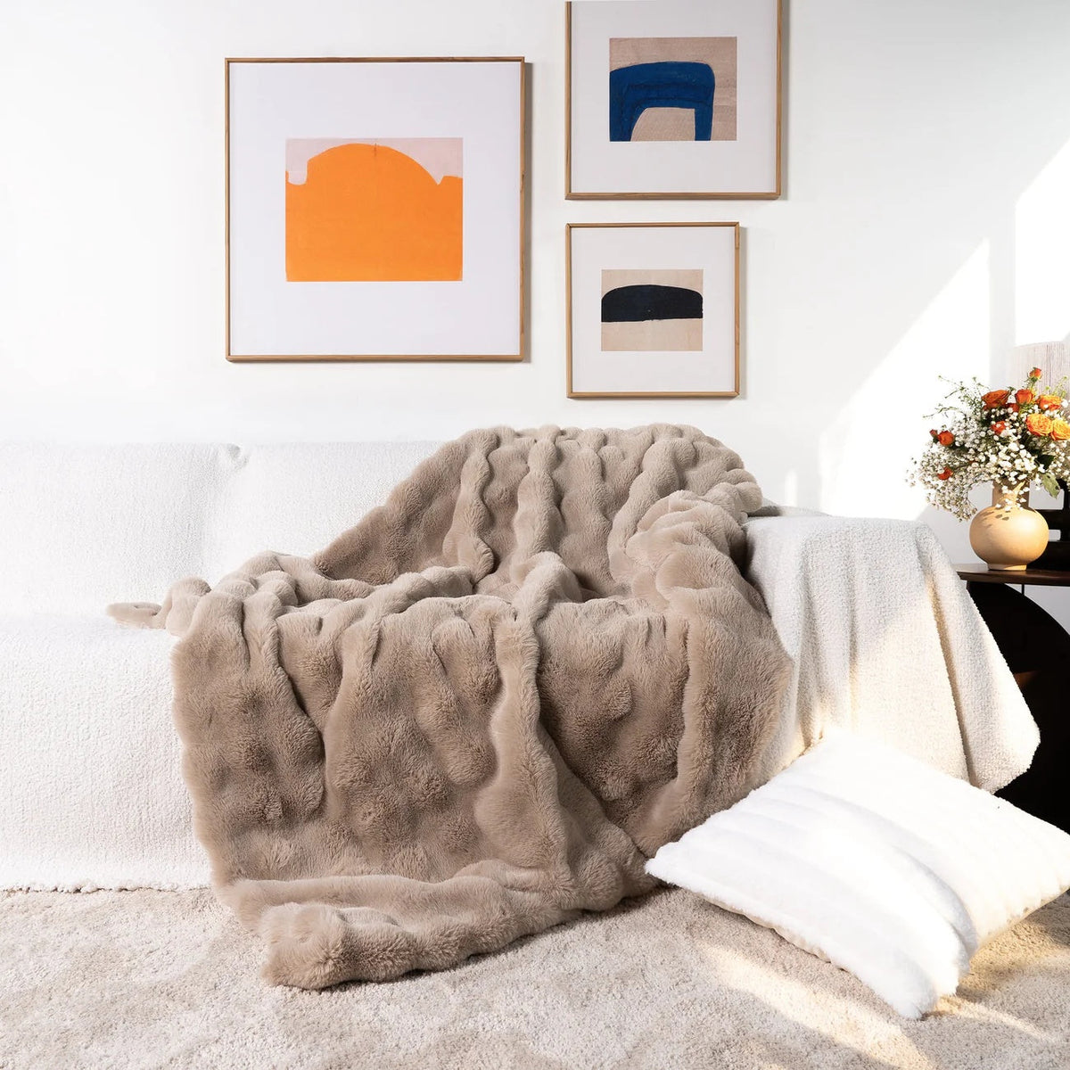 Plush Double-Layered Faux Rabbit Fur Throw Blanket – Lightweight Softness for Bed, Couch & Travel
